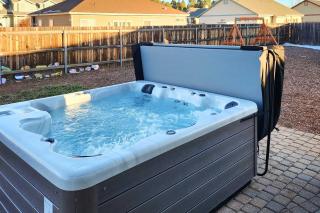 Bellemont Family Home with Hot Tub and Playground Set - Bellemont - 8