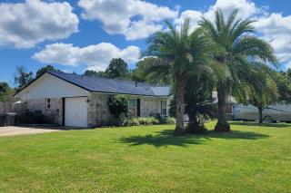 Welcoming Pensacola Home with Spacious Yard! - Pensacola - 5