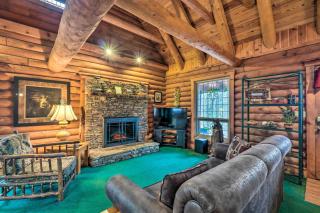 Gatlinburg Log Cabin with Hot Tub and Mountain Views! - 7