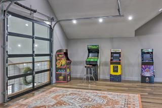 Lavish Riverfront Escape with Gas Grill! - Glenwood - 9