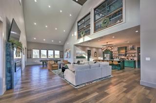 Lavish Riverfront Escape with Gas Grill! - Glenwood - 7