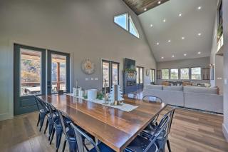 Lavish Riverfront Escape with Gas Grill! - 4