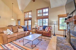 Ski-InandSki-Out Donnelly Townhome with Hot Tub! - Donnelly - 5