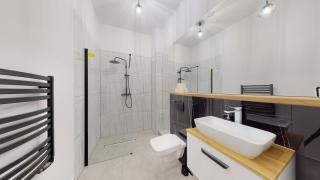 roomspoznan pl - Apartamenty i Pokoje Półwiejska 20 - 24h self check-in - Poznan - 8