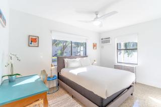 Renovated Apts with Kitchen, Fast WiFi, Smart TV, Roku & Pool Onsite 4 mi to Surfside Beach - 2