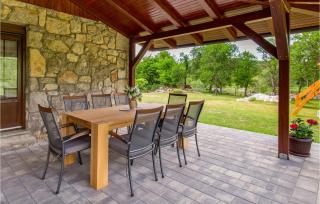4 Bedroom Amazing Home In Otocac - Otočac - 1