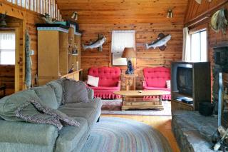 Charlie's Ol' Fishing Cabin - Eureka Springs - 7