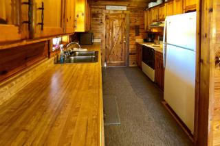 Charlie's Ol' Fishing Cabin - 4
