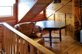 Charlie's Ol' Fishing Cabin - Eureka Springs - 2