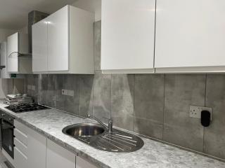 BEAUTIFUL ROOMS ONLY FEW STEPS AWAY FROM BRUCE GROVE TOTTENHAM STADIUM - 2