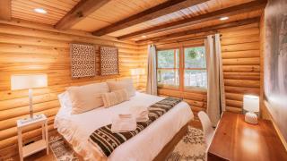 Amenity Packed A-frame Cabin With Two Bedrooms And Loft - Gainesville - 4