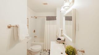 1 mile from UAB Hospitals Amenities Galore And King Bed - Birmingham - 1