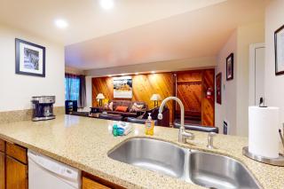 Horizons 4 179 - Mammoth Lakes - 1
