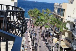 Perfect tourist accommodation in Bugibba square! - 8