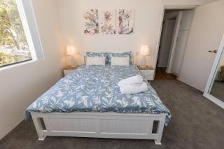Sunrise @ the Point - Lovely 2 bdr unit with Pool - Soldiers Point - 2