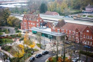 Cosy 2 bed flat near train station Basingstoke with FREE Parking! - 4