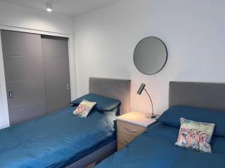 Caledonia Place - 5