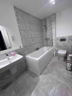 Caledonia Place - 4