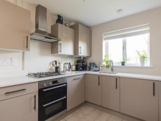 Pass the Keys Serene Home in Leafy Warfield w Private Garden - Bracknell - 1