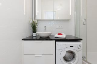 Warsaw Portofino Apartment by Noclegi Renters - Warsaw - 3