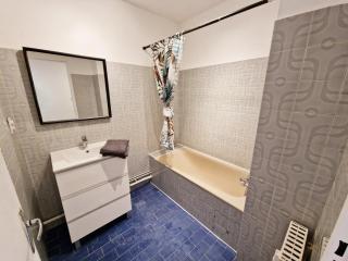 GregBnb - Studio Design 25m2 - Ascenseur - WiFi - 10Min Gare - Tolone - 1