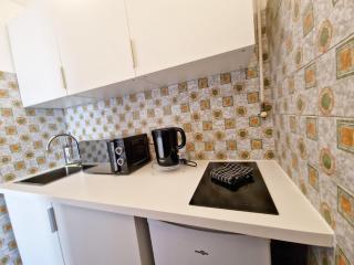 GregBnb - Studio Design 25m2 - Ascenseur - WiFi - 10Min Gare - Tolone - 1