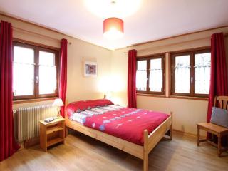 Chalet au Mont-Dore, 300m du centre, 6 pièces, garage, terrain pentu, idéal 8 pers, animaux non acceptés. - FR-1-608-4 - Mont-Dore - 5