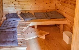 Awesome Home In Laukvik With Kitchen - Laukvik - 6