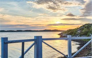 Awesome Home In Laukvik With Kitchen - Laukvik - 5