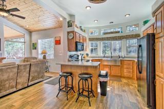 Near Hiking Cabin with Deck and Grill in Show Low - Show Low - 4
