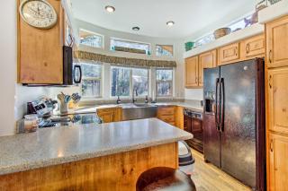 Near Hiking Cabin with Deck and Grill in Show Low - Show Low - 3