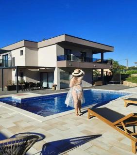 Villa Viktoria with private pool, barbecue, gym, children's playground - Krivodol - 3