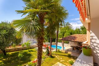 Mediterranean terrace with bbq, swimming pool and sea view - 2