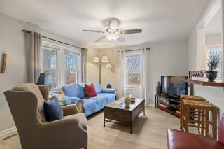 The Twisted Maple - Dogs Stay Free! - Hendersonville - 1
