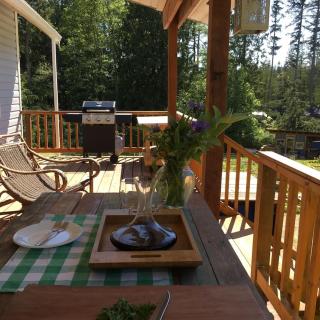 Cozy ,artistic cottage in a garden setting close to the beach and hiking trails. - Powell River - 1