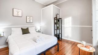 Homey Lodge - Cozy home / Walk to Revolution Mill / Near Downtown / Perfect for groups and family / Free parking - Greensboro - 4
