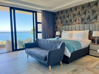 Mountain and Ocean - Le Cap - 8