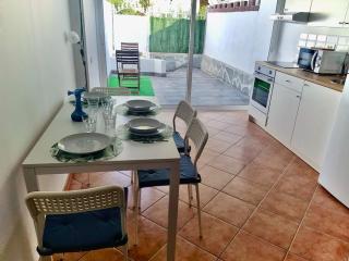 Cozy Apartment With Garden - 4