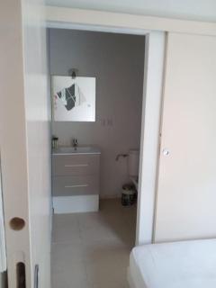Single storey 40m² bordering pine forest and spa - Noves - 4