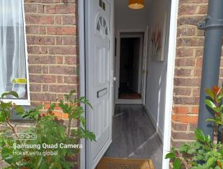 Salisbury House-Huku Kwetu Spacious 4 Bedroom House- Sleeps 6 - Luton Town Centre - Luton - 9