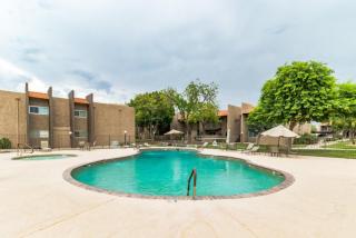 SW Arizona decorated 1 bedroom condo pool/hot tub - 5