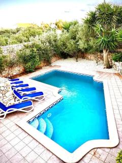 Ta’ Peppi Farmhouse - Qala - 2