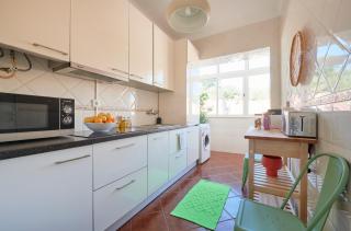 Central & Sunny 2BR Apt Near Beach, By TimeCooler - Setúbal - 6