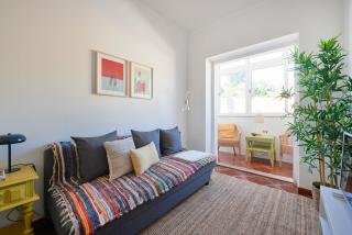 Central & Sunny 2BR Apt Near Beach, By TimeCooler - Setúbal - 4