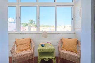 Central & Sunny 2BR Apt Near Beach, By TimeCooler - Setúbal - 2