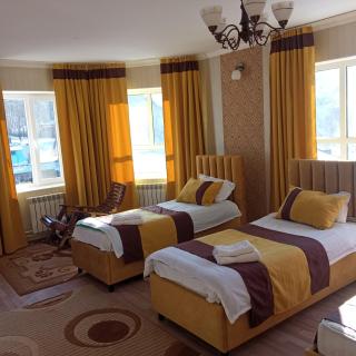 Turan Guesthouse - Karakol - 0