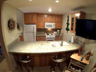 2 Bedrooms Premium Condos - 9