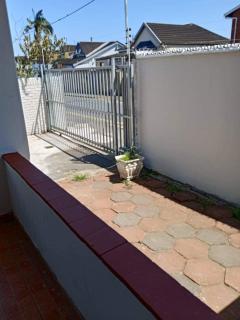KwaMgozimba Guest House - Room 9or10 - Durban - 2
