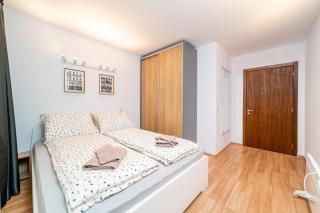 Cozy Stay 2bdrm Central Apartment - 6