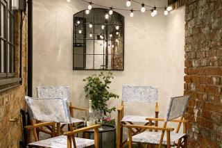Menagerie House Luxury City Cottage, Walk Score 98 - 4